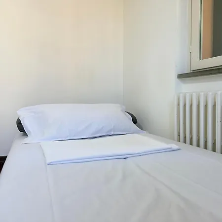Lägenhet Loft Panoramico A Due Passi Dalla Stazione
