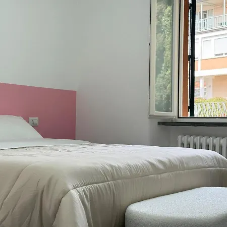 شقة Loft Panoramico A Due Passi Dalla Stazione بيرودجا