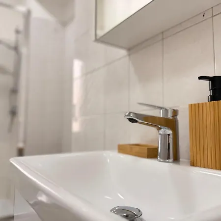 Апартаменты Loft Panoramico A Due Passi Dalla Stazione *